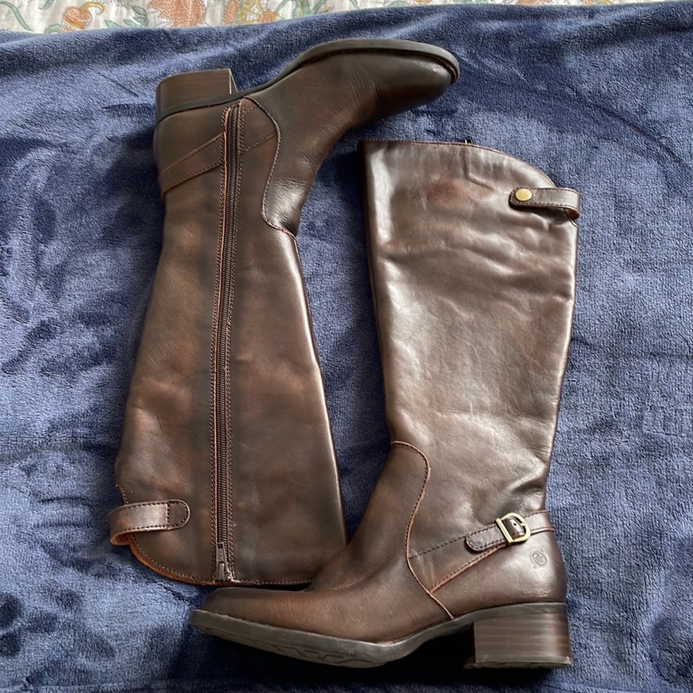 Born tall boots for women, dark brown leather, size 6 NWOT